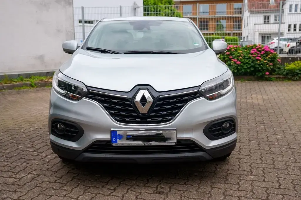 Gebraucht Renault Kadjar Zen 140 PS (102 kW) 2022 Silber SUV