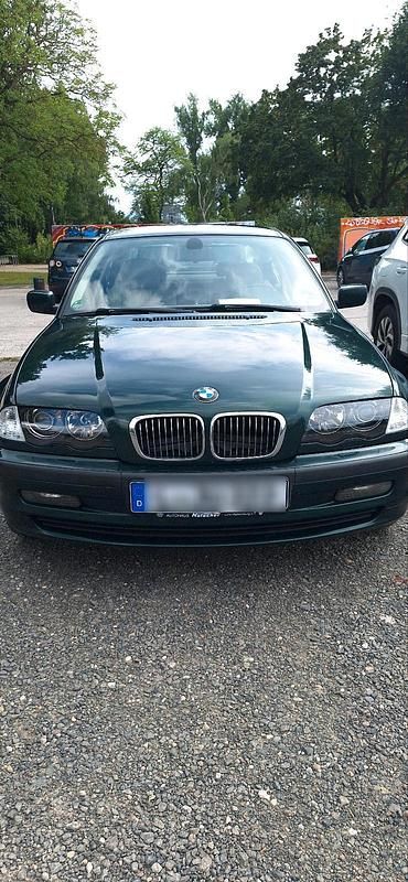 Grün Gebraucht 1998 BMW 323 Limousine | 2.999 € (Fairer Preis) - Bild 1/4