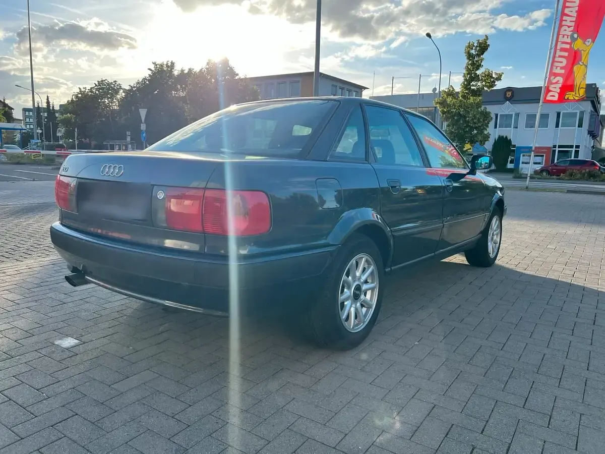 Gebraucht Audi 80 90 PS (66 kW) 1994 Schwarz Limousine