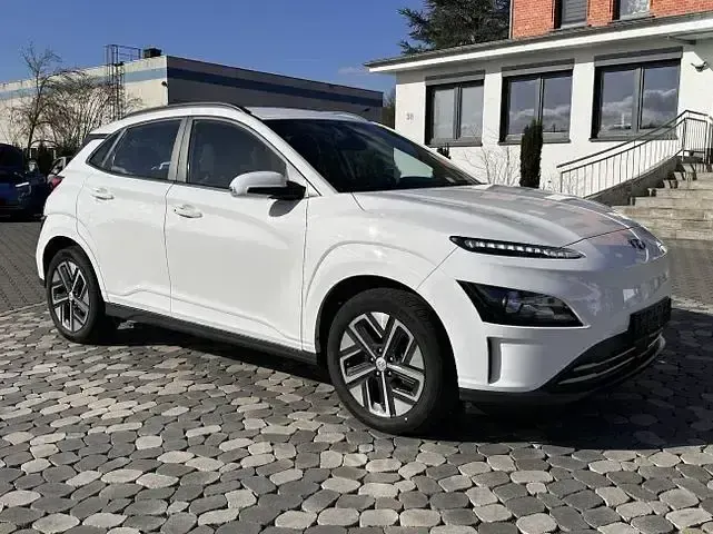 Gebraucht Hyundai Kona Select 100 kW (136 PS) 2022 Weiß SUV