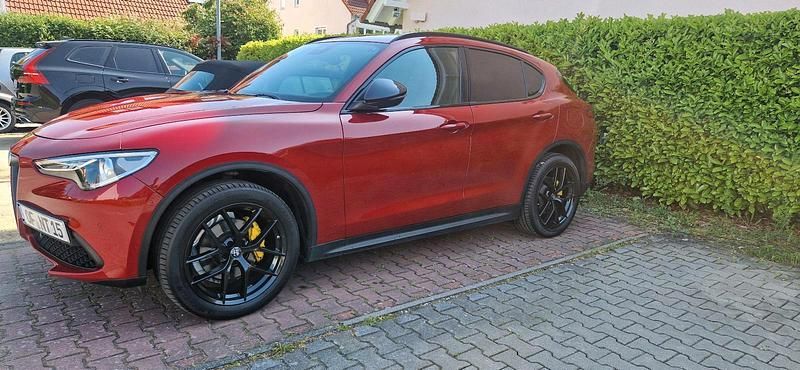 Rot Gebraucht 2019 Alfa Romeo Stelvio SUV | 26.500 € (Fairer Preis) - Bild 1/4