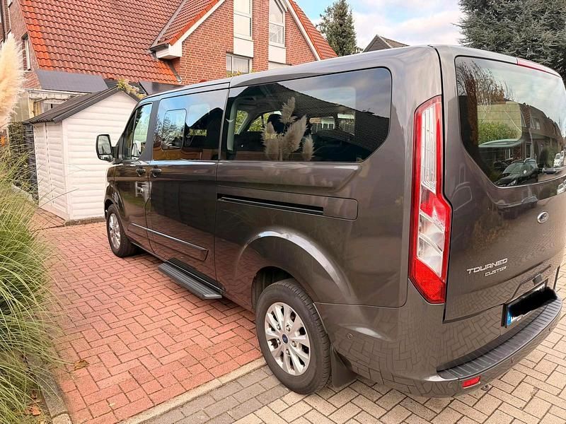 Gebraucht Ford Tourneo Titanium X 185 PS (136 kW) 2020 Grau Van / Kleinbus