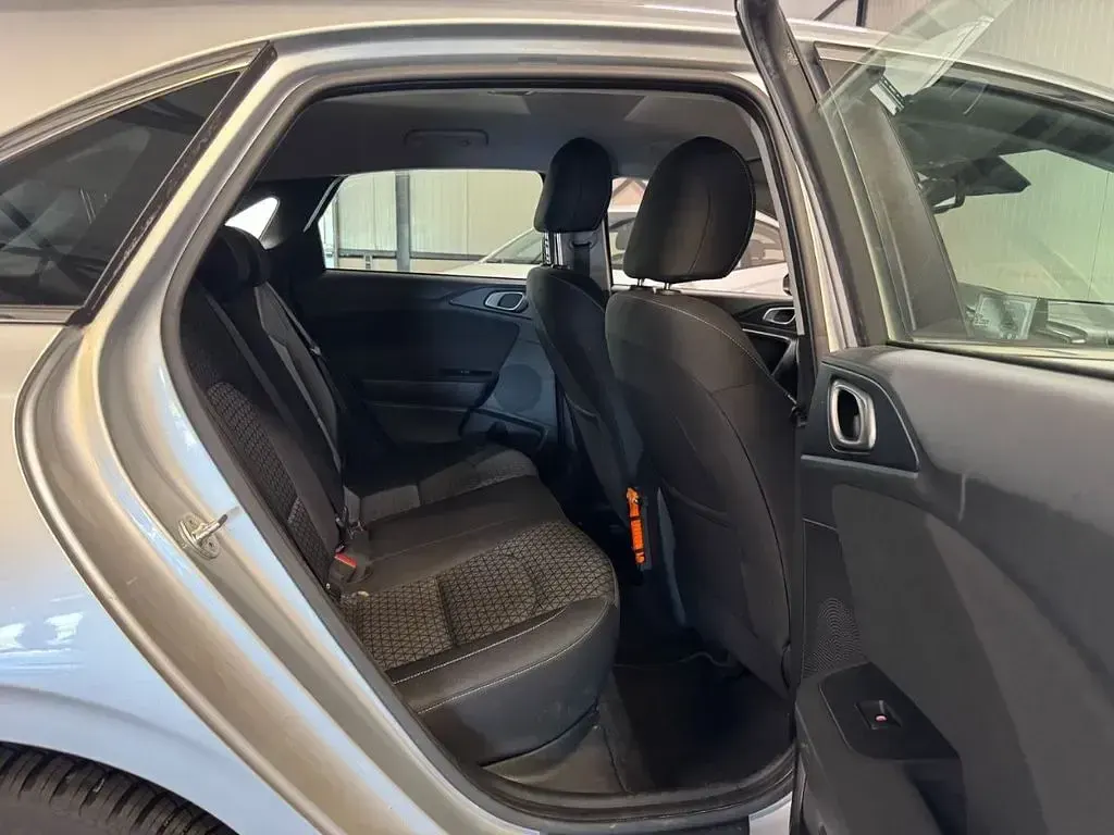 Second-hand Kia Ceed 116 CP (85 kW) 2019 Gri Hatchback