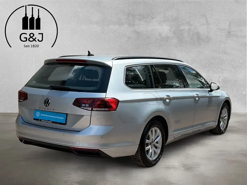Gebraucht VW Passat Business 150 PS (110 kW) 2023 Silber Kombi