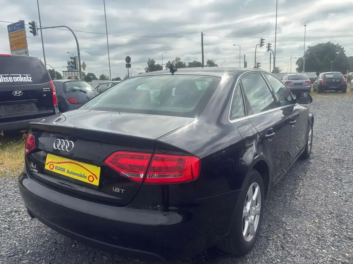 Gebraucht Audi A4 Attraction 160 PS (117 kW) 2008 Phantomschwarz perleffekt Limousine