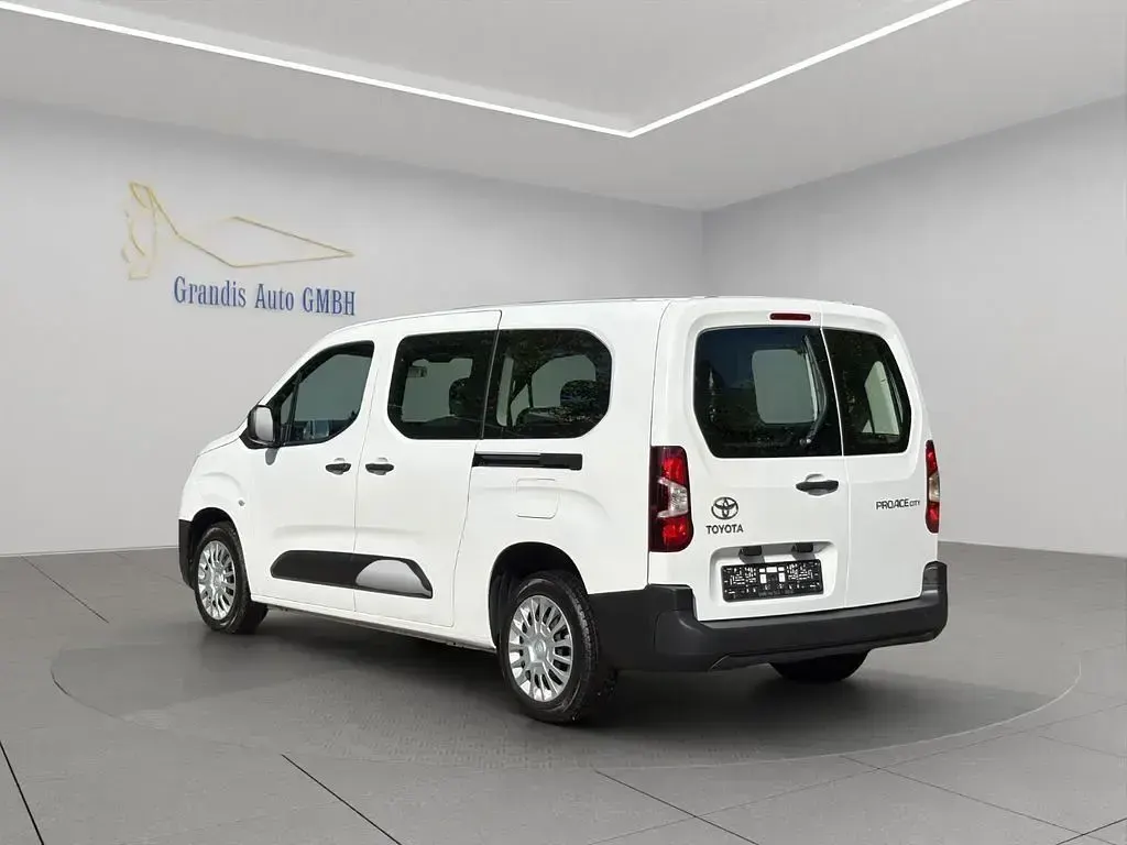 Gebraucht Toyota Proace Verso City 110 PS (80 kW) 2023 Weiß Kombi