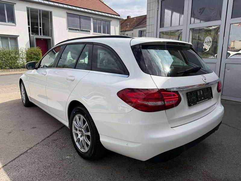 Gebraucht Mercedes C180 116 PS (85 kW) 2017 Polarweiss Kombi