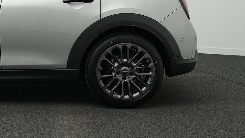 Gebraucht Mini Cooper Classic 156 PS (114 kW) 2025 Silber Kleinwagen