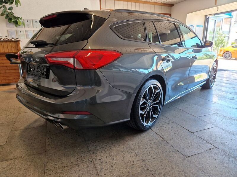 Gebraucht Ford Focus ST-Line 150 PS (110 kW) 2020 Grau metallic Kombi