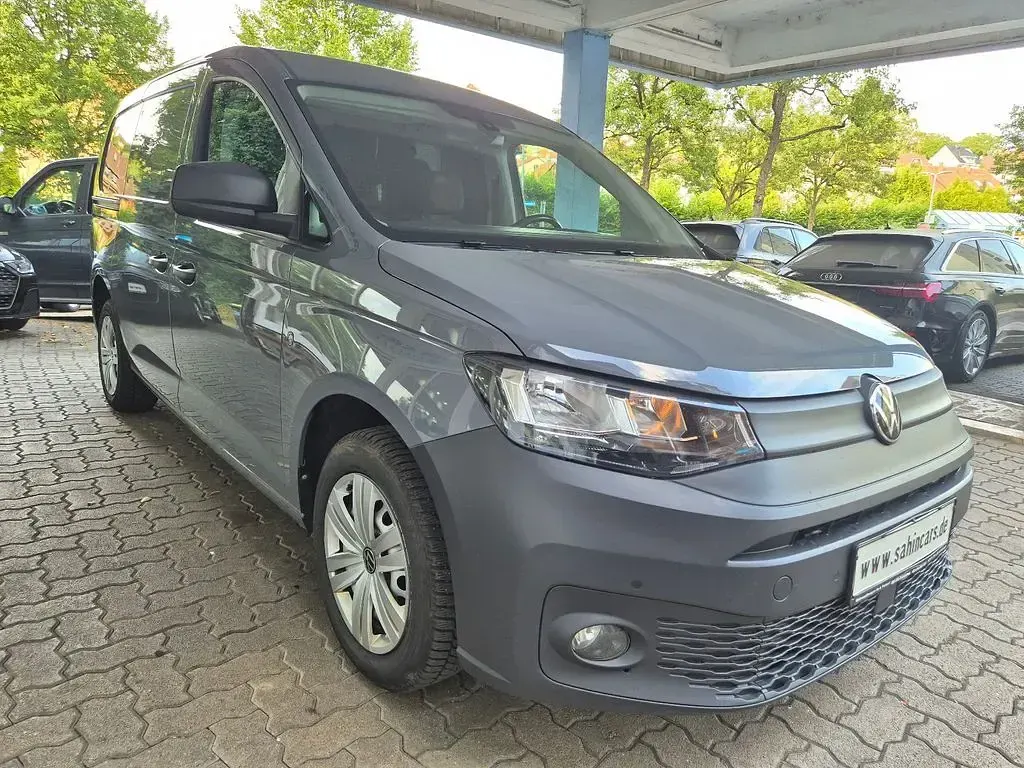 Gebraucht VW Caddy Maxi 122 PS (89 kW) 2023 Grau Van / Kleinbus