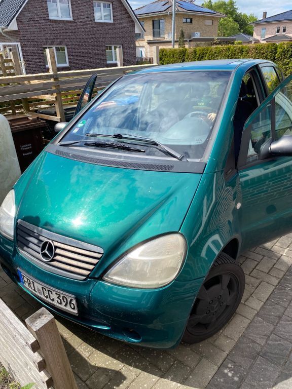 Grün Gebraucht 2000 Mercedes A160 Classic Van / Kleinbus | 995 € (Guter Preis) - Bild 1/4