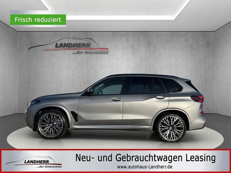Grau Gebraucht 2025 BMW X5 M Sport SUV | 79.070 € (Superpreis) - Bild 1/4