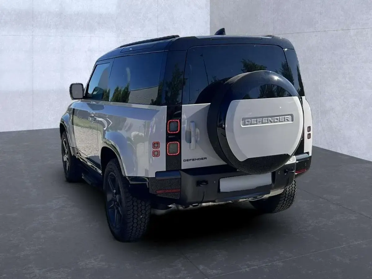 Gebraucht Land Rover Defender SE Dynamic 249 PS (183 kW) 2026 Borasco grey SUV