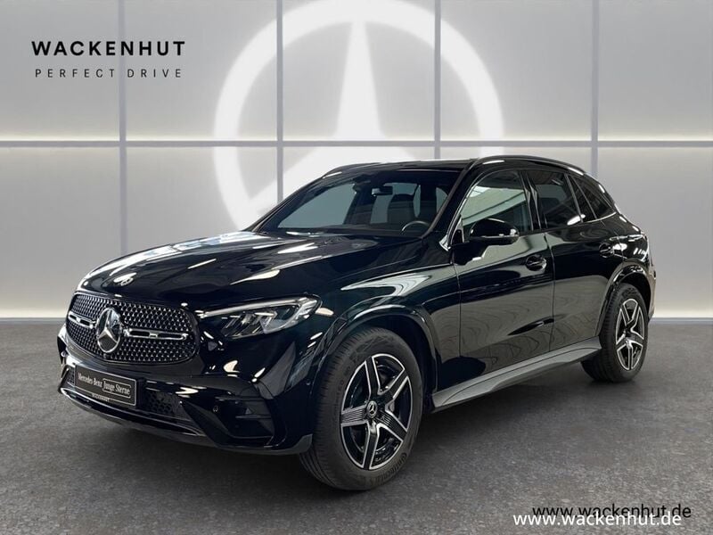 Schwarz Gebraucht 2023 Mercedes GLC220 AMG SUV | 57.900 € (Fairer Preis) - Bild 1/4