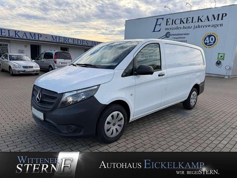 Weiß Gebraucht 2020 Mercedes Vito Van / Kleinbus | 22.015 € (Fairer Preis) - Bild 1/3