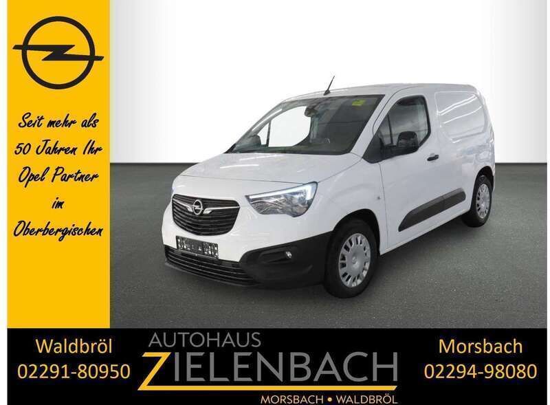 Jade weiss Gebraucht 2021 Opel Combo-e Life Van / Kleinbus | 19.900 € - Bild 1/4