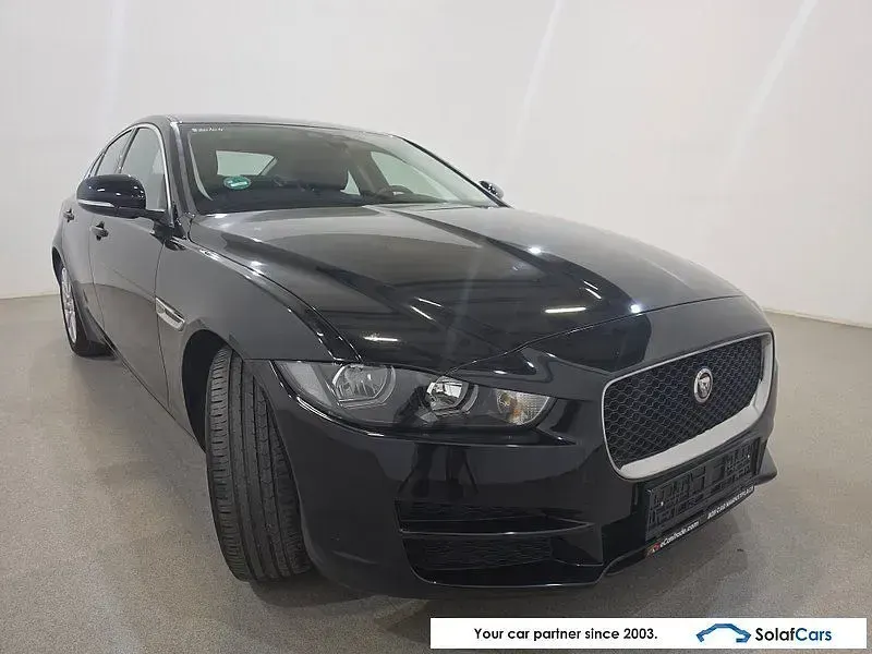 Gebraucht Jaguar XE Prestige 179 PS (131 kW) 2018 Schwarz Limousine