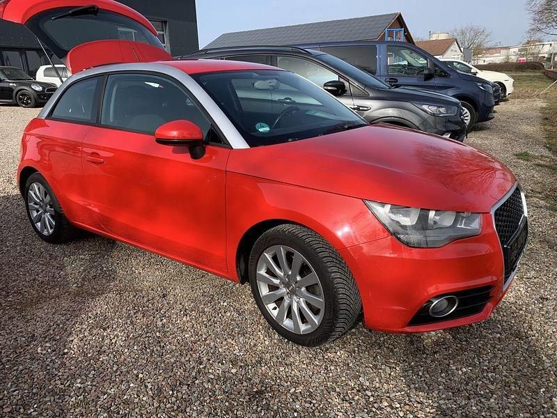 Gebraucht Audi A1 Attraction 122 PS (89 kW) 2011 Misanorot perleffekt Kleinwagen