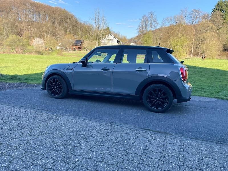 Gebraucht Mini Cooper Chili 136 PS (100 kW) 2023 Grau Kleinwagen