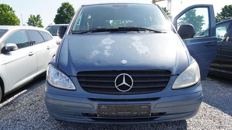 Grau Gebraucht 2006 Mercedes Vito Van / Kleinbus | 3.900 € (Guter Preis) - Bild 1/4