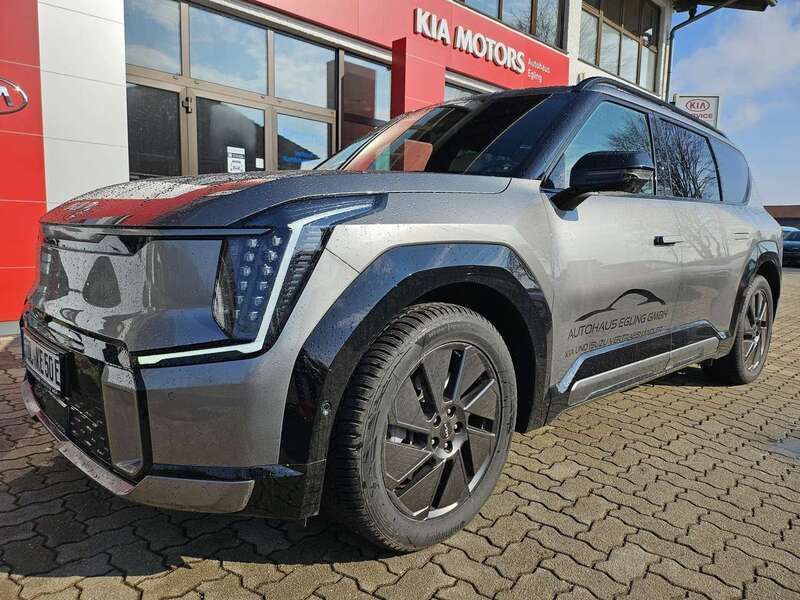 (dfg) pebble gray met. Gebraucht 2024 Kia EV9 3 SUV | 75.999 € - Bild 1/4