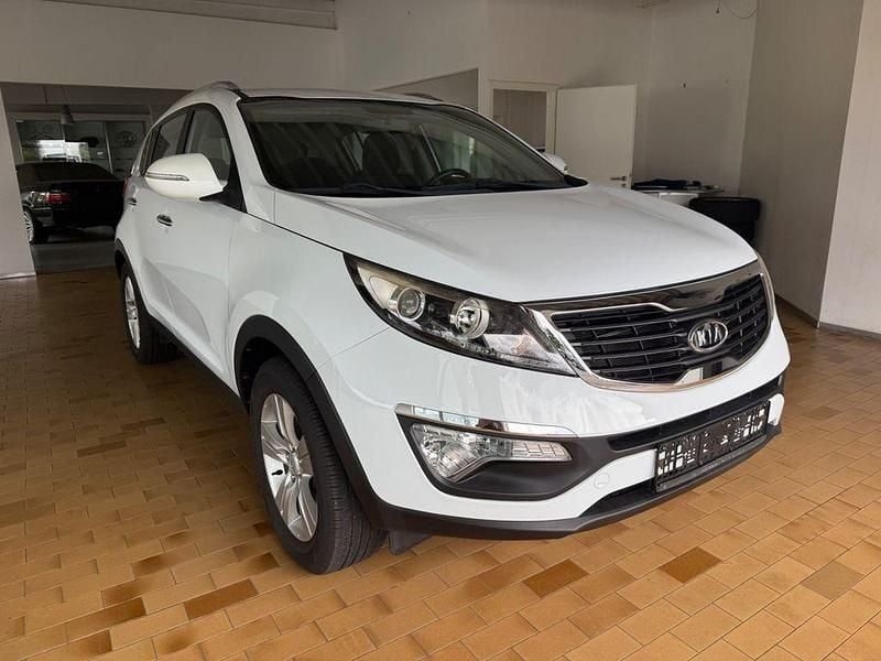 Weiß Gebraucht 2010 Kia Sportage Vision SUV | 7.500 € (Fairer Preis) - Bild 1/4
