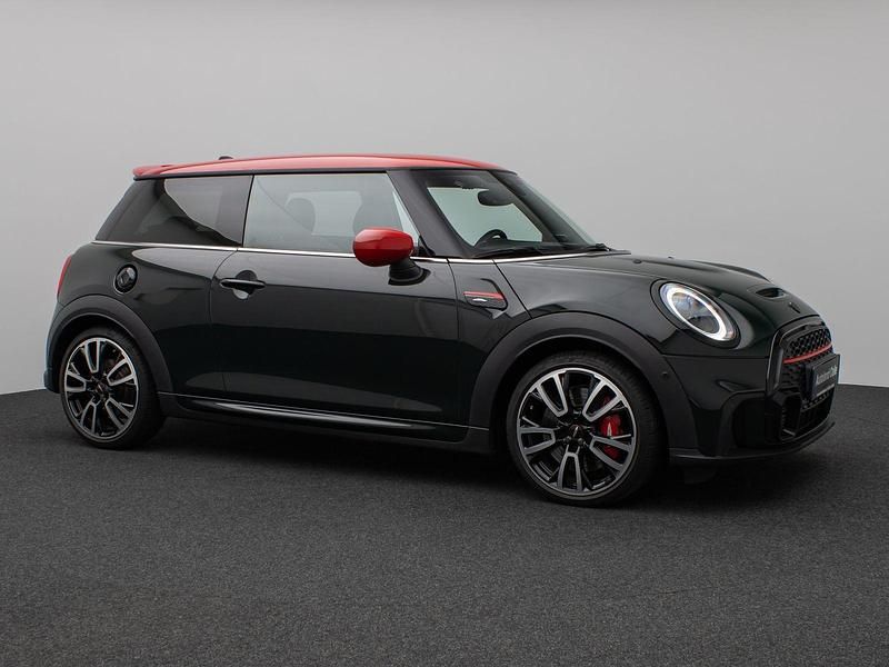 Gebraucht Mini John Cooper Works 231 PS (169 kW) 2022 Rebel grün unic19schwarz Kleinwagen