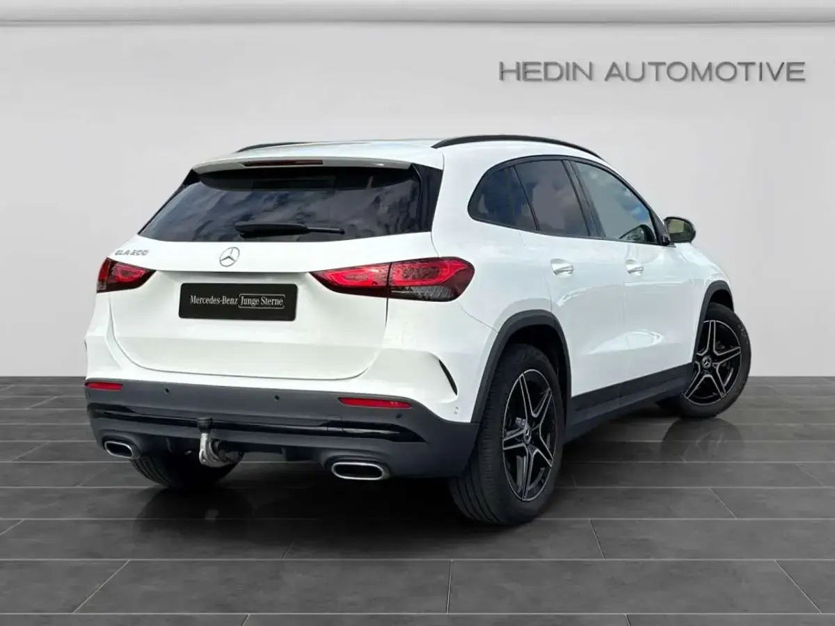 Gebraucht Mercedes GLA200 AMG 163 PS (119 kW) 2023 Weiß SUV