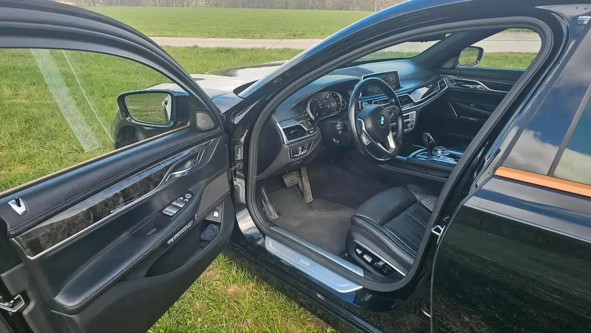 Gebraucht BMW 750 450 PS (330 kW) 2016 Schwarz Limousine