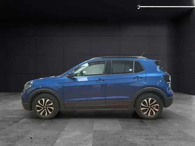 Używany VW T-Cross Active 110 KM (80 kW) 2022 Niebieski SUV