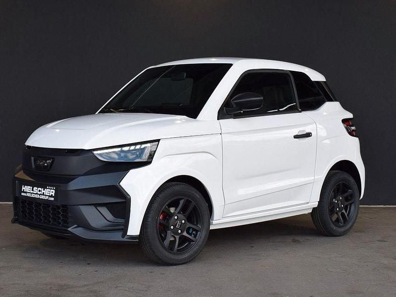 Neu Ligier JS50 2025 Weiß Kleinwagen