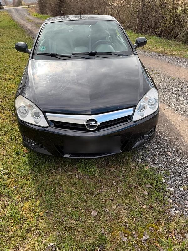 Gebraucht Opel Tigra 90 PS (66 kW) 2009 Schwarz Cabrio
