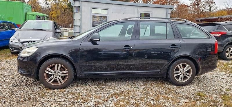 Gebraucht Skoda Octavia 122 PS (89 kW) 2011 Schwarz Kombi