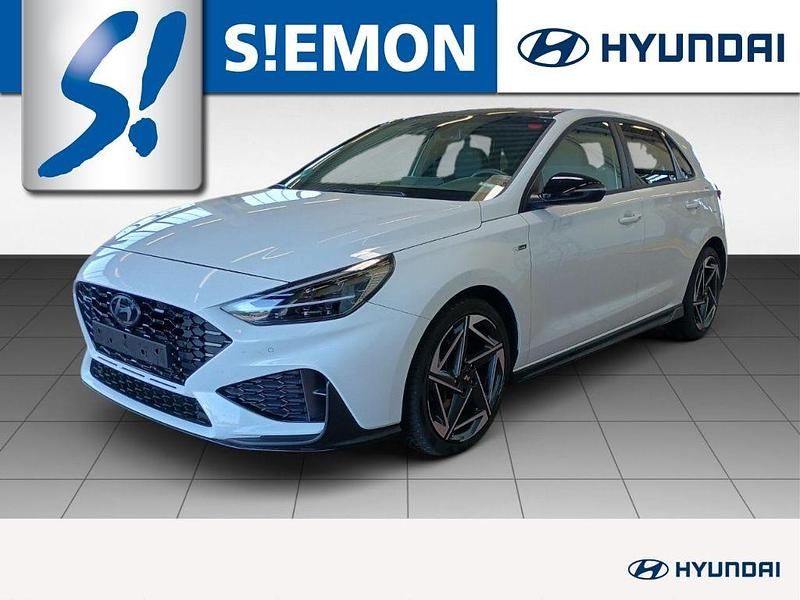 Weiss Gebraucht 2024 Hyundai i30 N Line Limousine | 22.930 € (Guter Preis) - Bild 1/4
