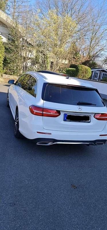 Gebraucht Mercedes E220 194 PS (142 kW) 2020 Weiß Kombi