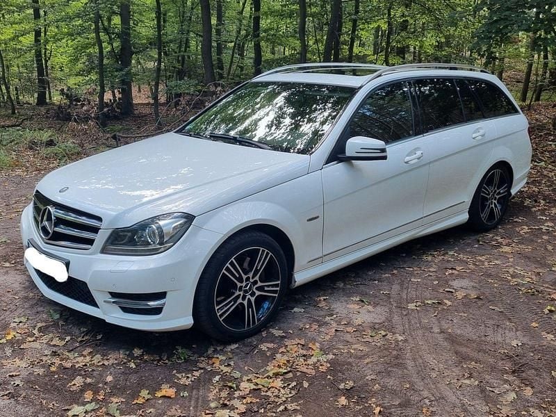 Weiß Gebraucht 2014 Mercedes C350 AMG line Kombi | 10.990 € (Superpreis) - Bild 1/4
