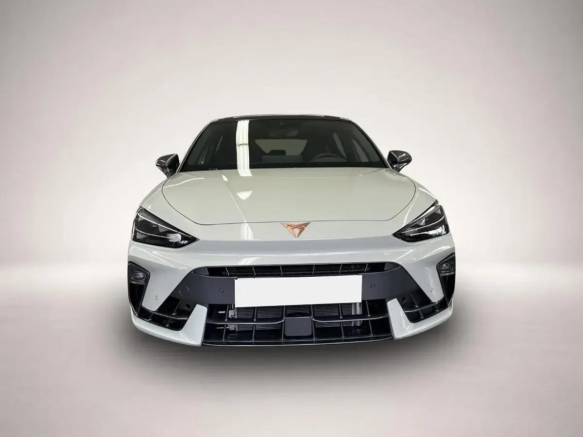 Gebraucht Cupra Leon VZ 300 PS (220 kW) 2025 Manufacturer Limousine