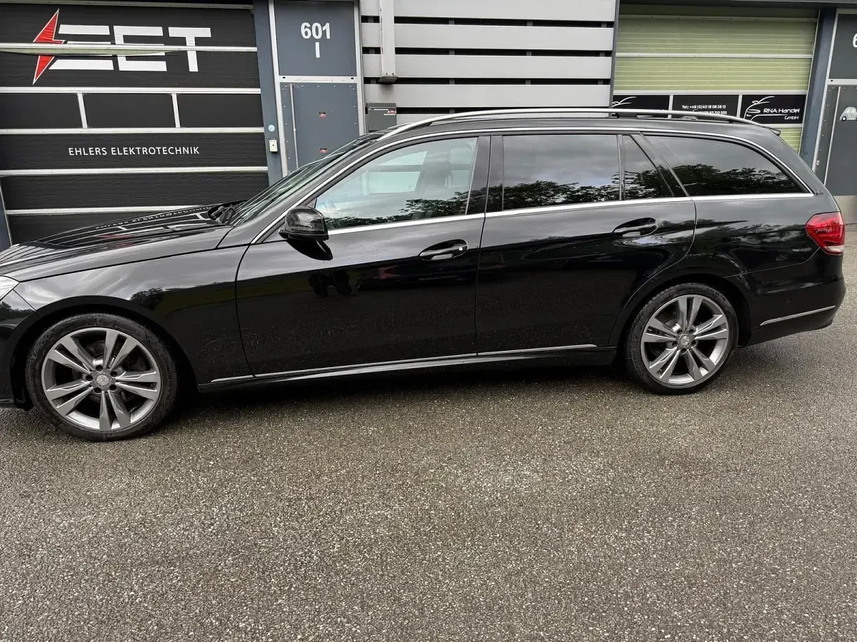 Gebraucht Mercedes E250 Avantgarde 204 PS (150 kW) 2015 Schwarz Kombi