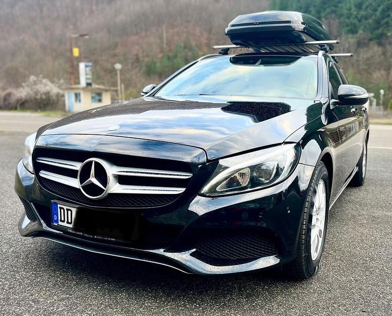 Schwarz Gebraucht 2015 Mercedes C200 Avantgarde Kombi | 11.500 € (Etwas zu teuer) - Bild 1/4