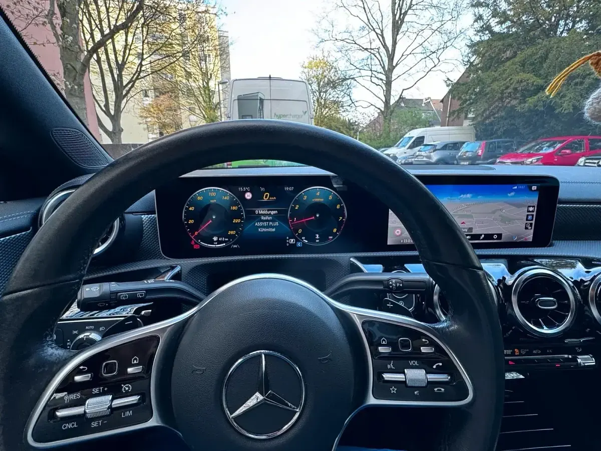 Gebraucht Mercedes CLA180 136 PS (100 kW) 2019 Weiß Limousine