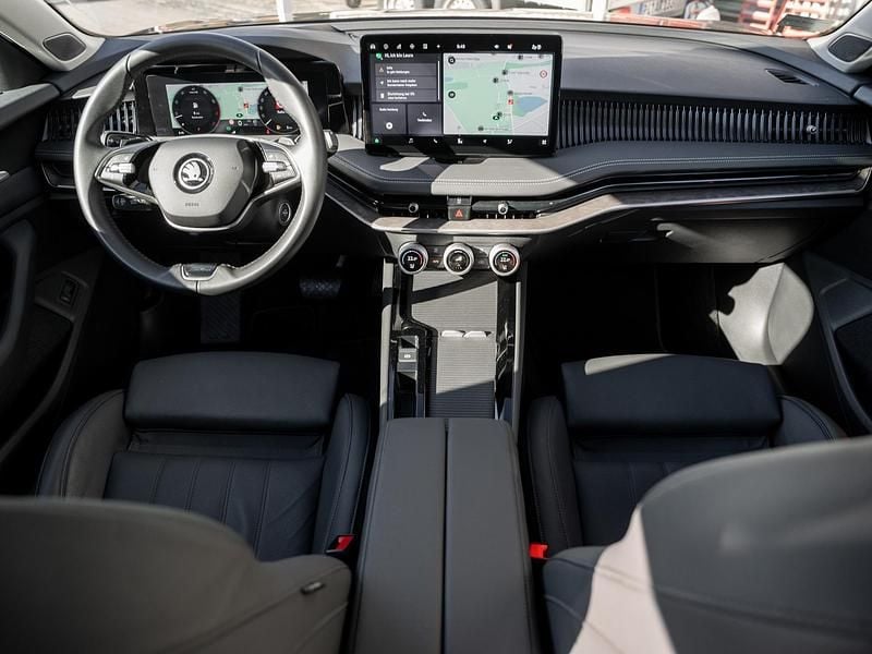 Gebraucht Skoda Superb LAURIN & KLEMENT 265 PS (194 kW) 2024 Schwarz Limousine