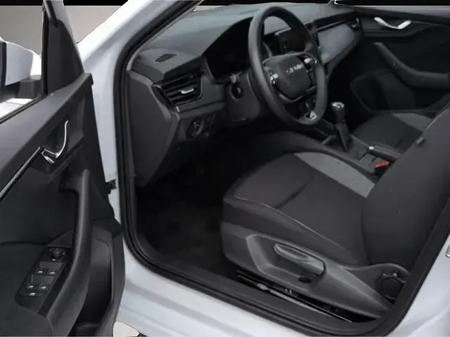 Gebraucht Skoda Kamiq Essence 95 PS (69 kW) 2025 Manufacturer SUV