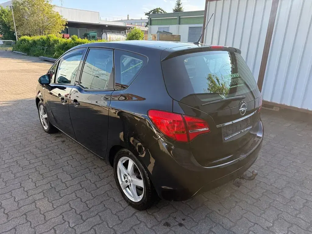 Brugt Opel Meriva 101 HK (74 kW) 2011 Sort MPV
