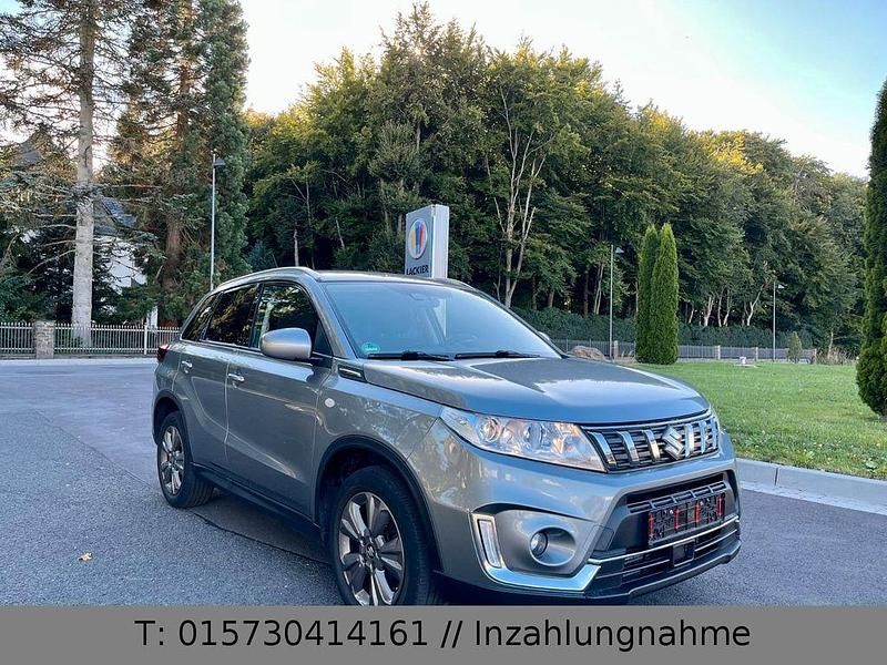 Grau Gebraucht 2019 Suzuki Vitara Comfort SUV | 13.800 € (Fairer Preis) - Bild 1/4