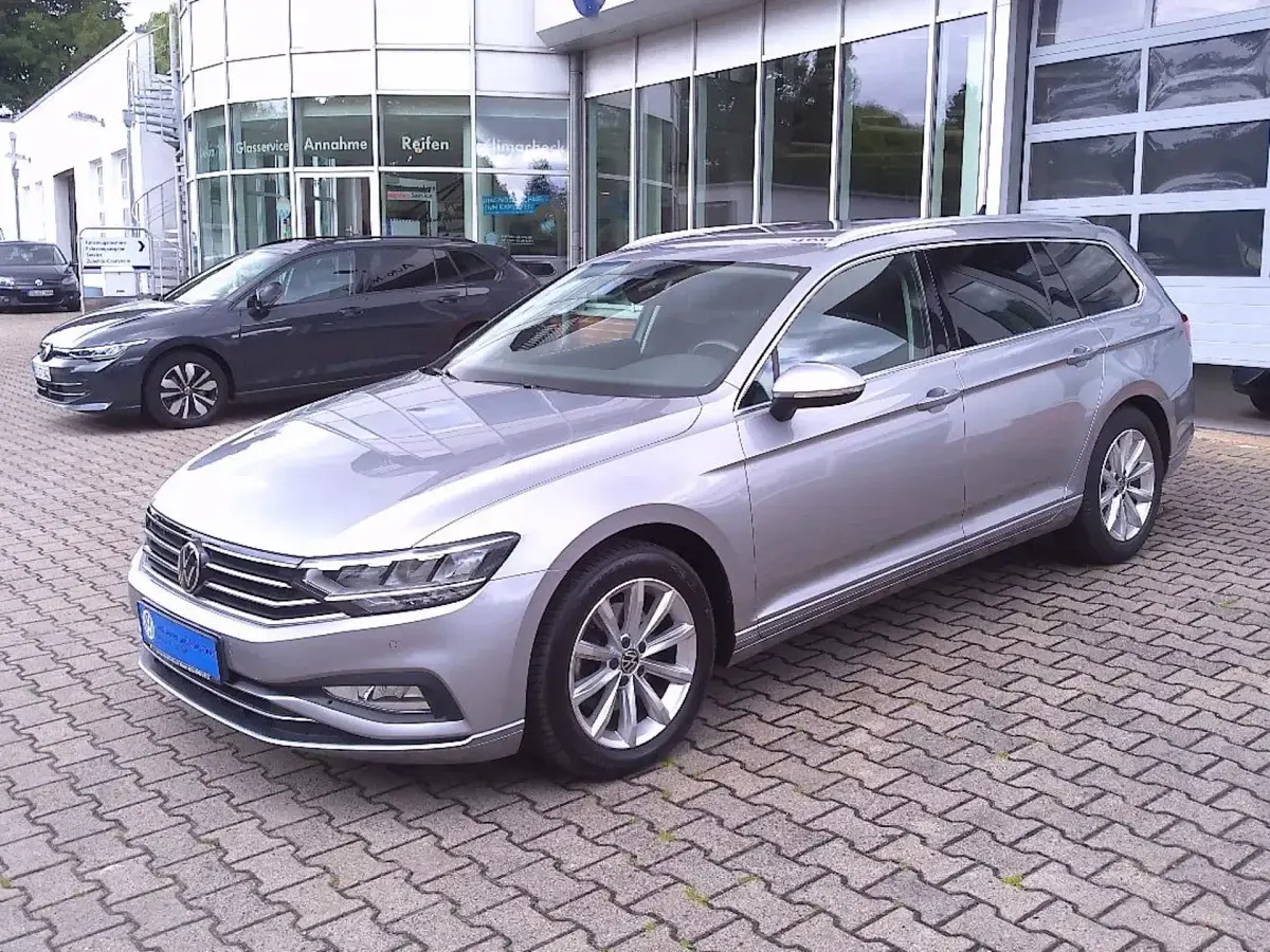 Gebraucht VW Passat Business 150 PS (110 kW) 2021 Pyritsilber metallic Kombi