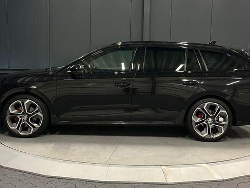 Gebraucht Skoda Octavia RS 200 PS (147 kW) 2022 Blackmagic perleffekt Kombi