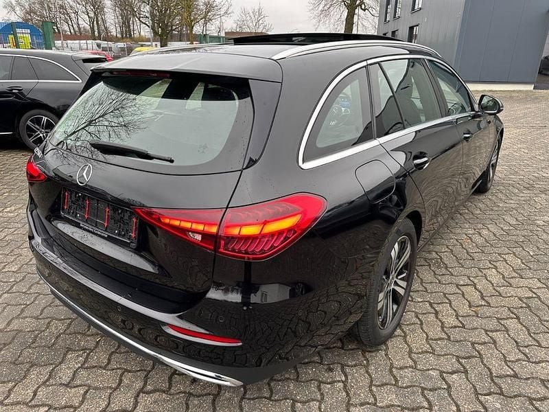 Gebraucht Mercedes C220 Avantgarde 200 PS (147 kW) 2021 Schwarz Limousine