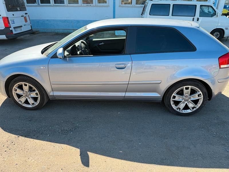 Second-hand Audi A3 Ambiente 105 CP (77 kW) 2007 Gri Hatchback