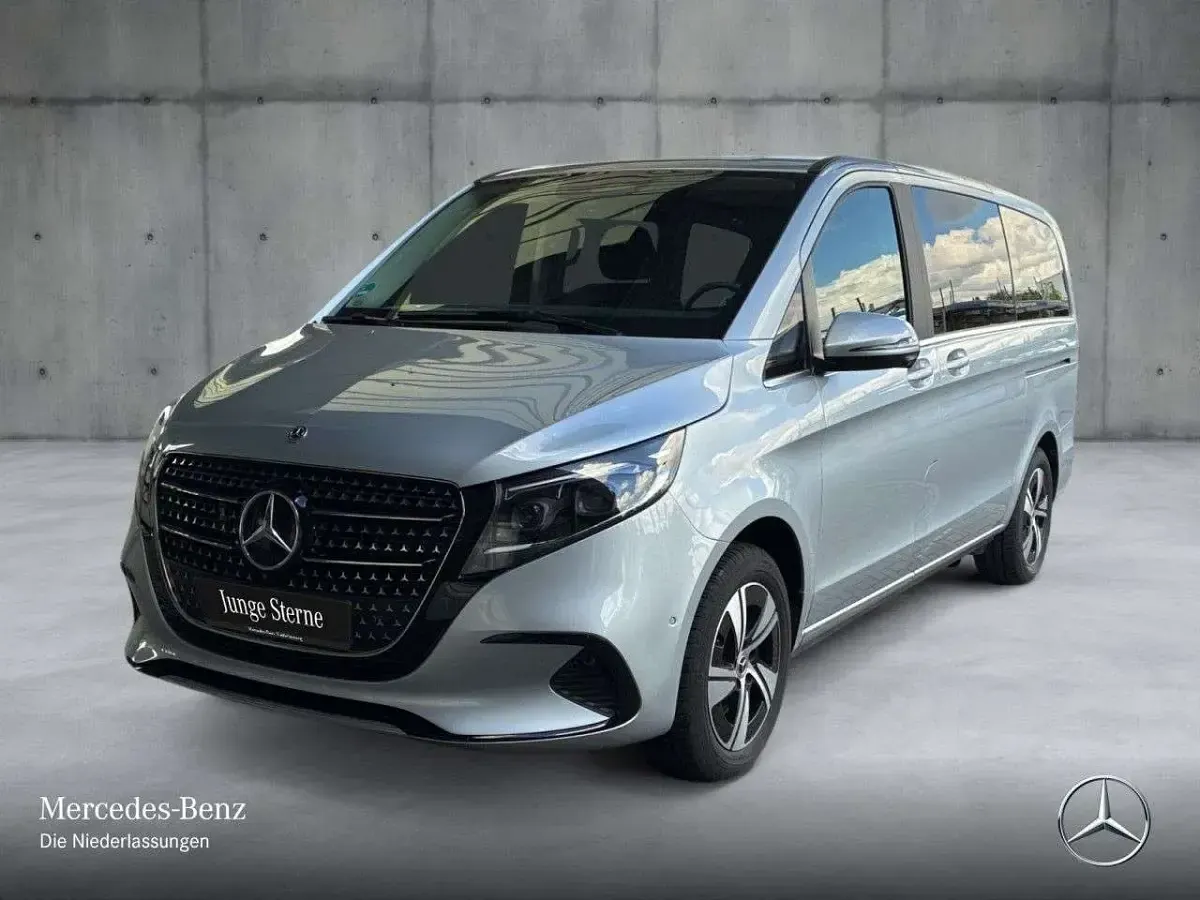 Gebraucht Mercedes V250 Avantgarde 190 PS (139 kW) 2024 Hightechsilber Van / Kleinbus
