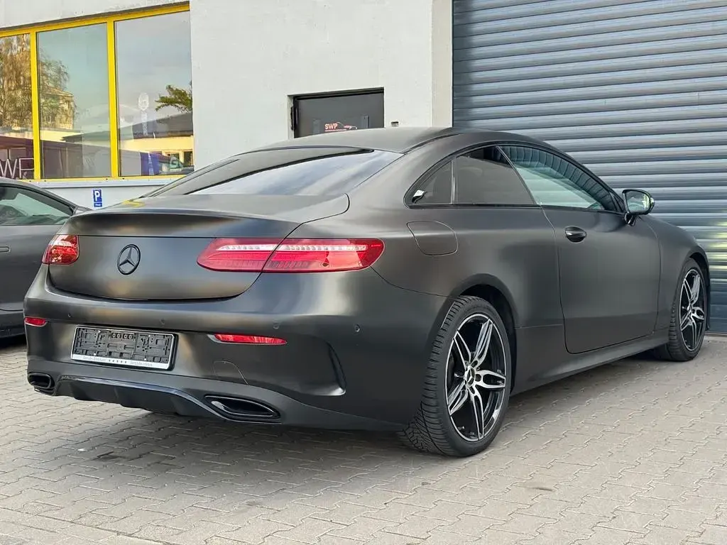 Gebraucht Mercedes E200 AMG line 184 PS (135 kW) 2017 Schwarz Coupé